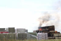 Pożar na terenie magazynu wełny kamiennej w Trzemesznie