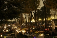 Gnieźnieńskie cmentarze wieczorem