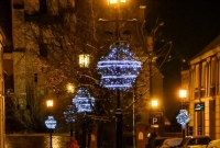 Gniezno w świątecznych dekoracjach! Tak wyglądają parki i ulice Pierwszej Stolicy