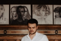 Adrian Kiszka pochodzący z Gniezna podbija polskie i światowe galerie sztuki