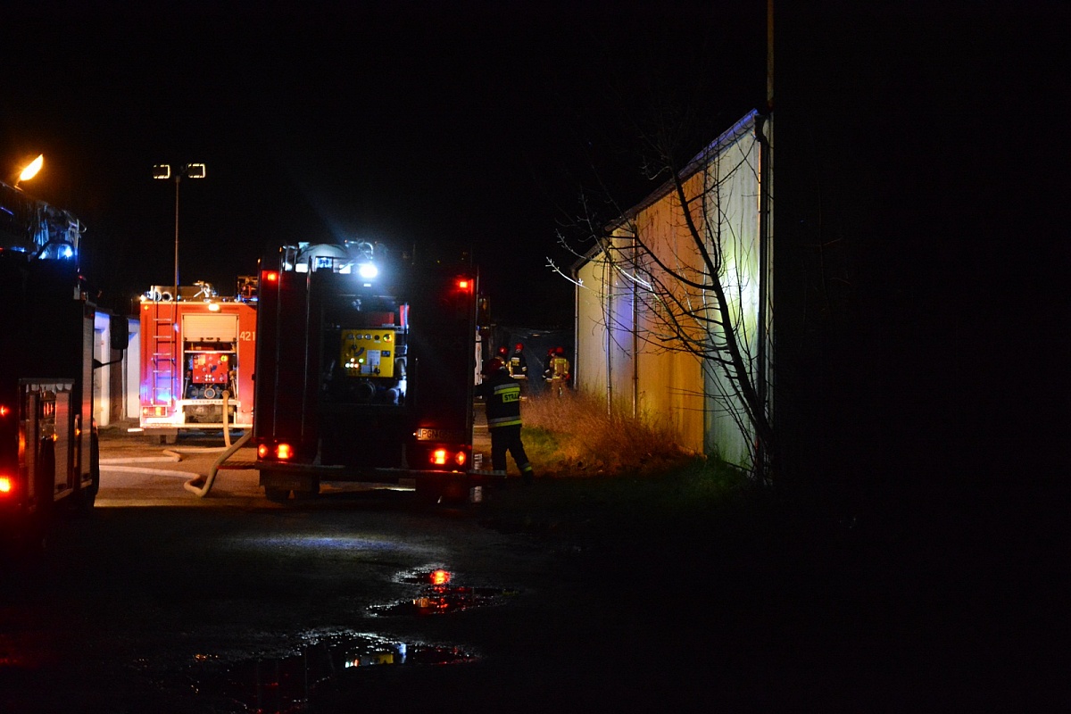 Pożar przy ul. Laubitza w Gnieźnie! W garażu znaleziono spalone zwłoki