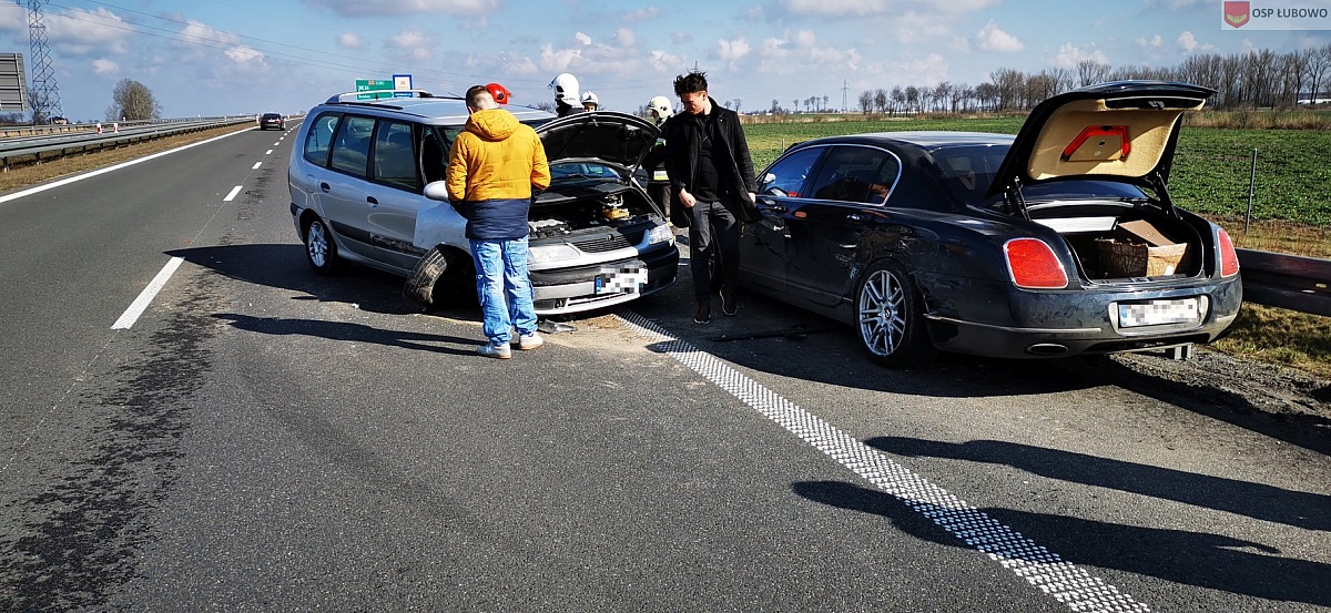 Bentley, Jaguar i Renault rozbite na drodze ekspresowej S5