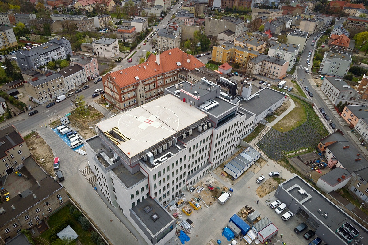Gnieźnieński szpital - postęp budowy z lotu ptaka