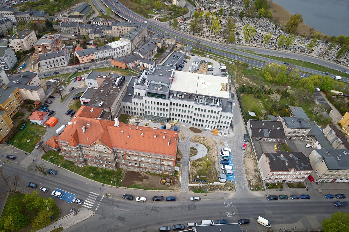 Zespolenie szpitala i nowe miejsca parkingowe dla pacjentów