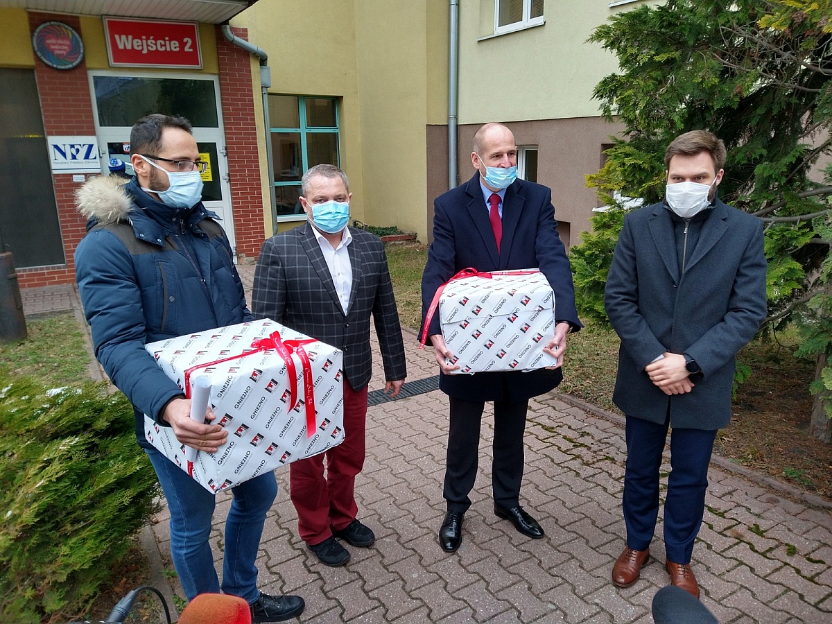 Nowy sprzęt zakupiony z miejskiego budżetu trafił do szpitala w Gnieźnie