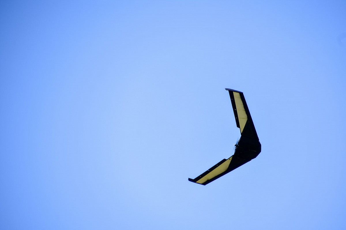 Pokaz dronów produkowanych w Gnieźnie! Inżynierowie pokazali możliwości latającego skrzydła!