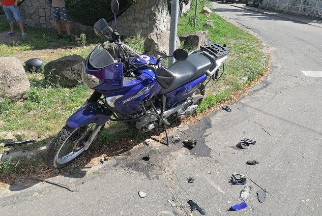 Wypadek w Zdziechowie! Motocyklista zderzył się z samochodem osobowym!